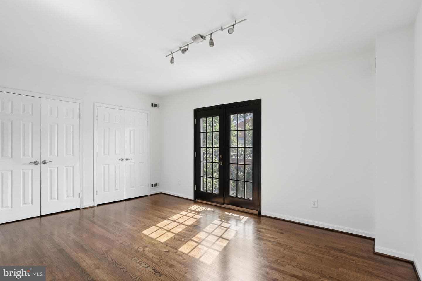 109 King Henry Court photo 6