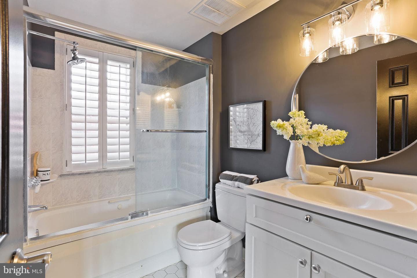 109 King Henry Court photo 7