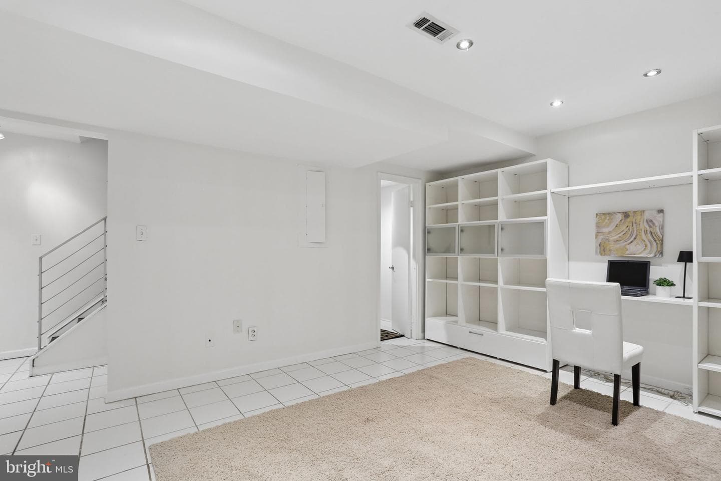 109 King Henry Court photo 8