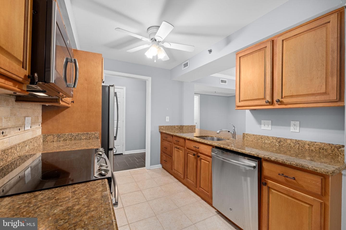 545 E Braddock Road #408 photo 7
