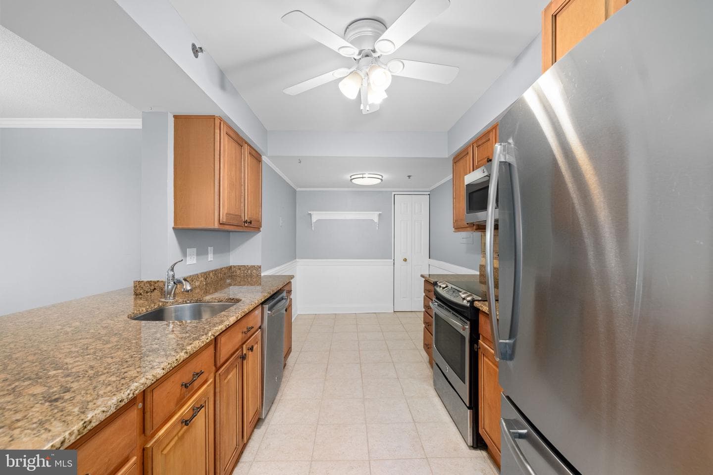545 E Braddock Road #408 photo 8