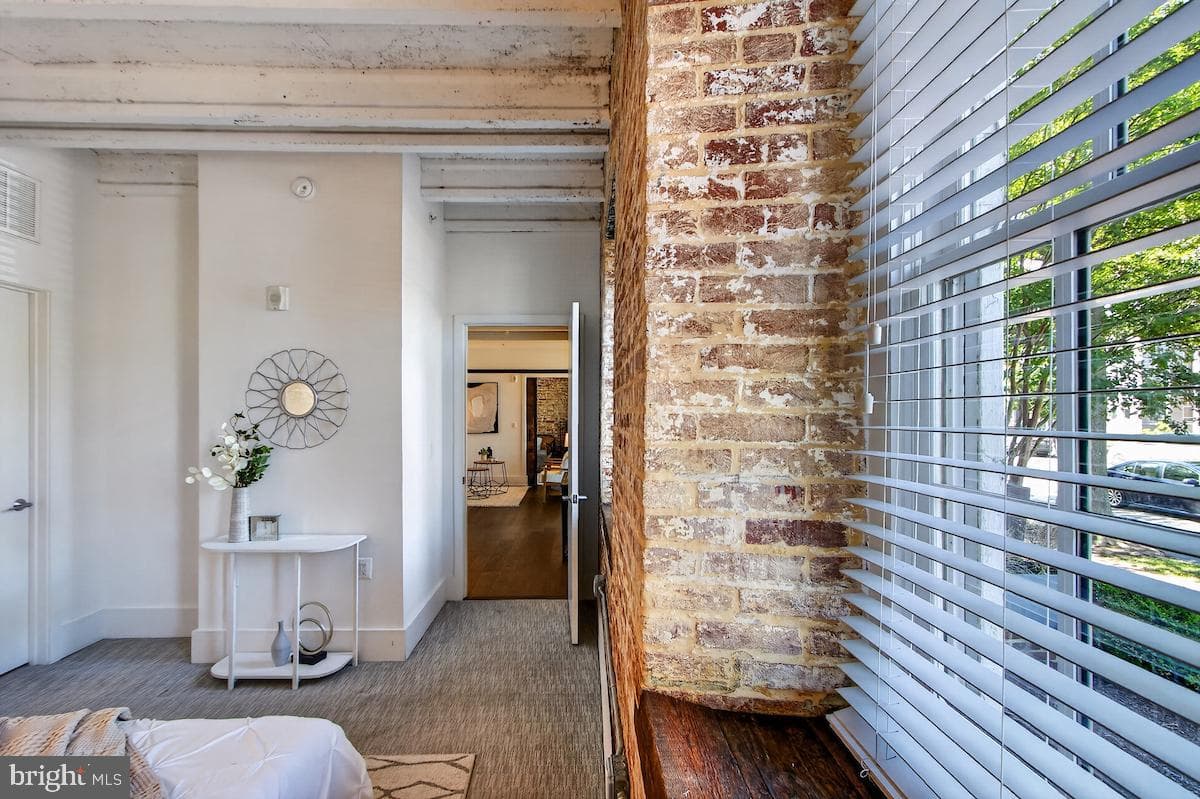 515 N Washington Street #105 photo 31