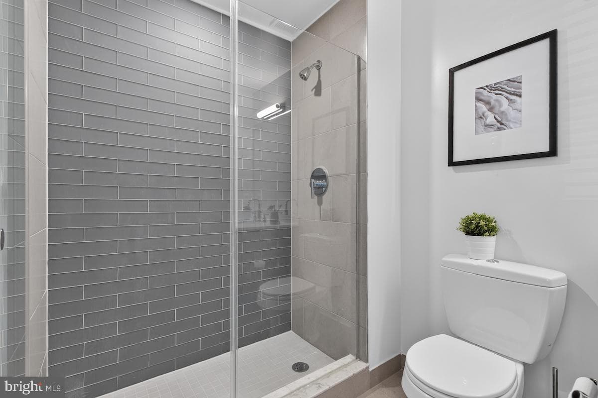 515 N Washington Street #105 photo 34