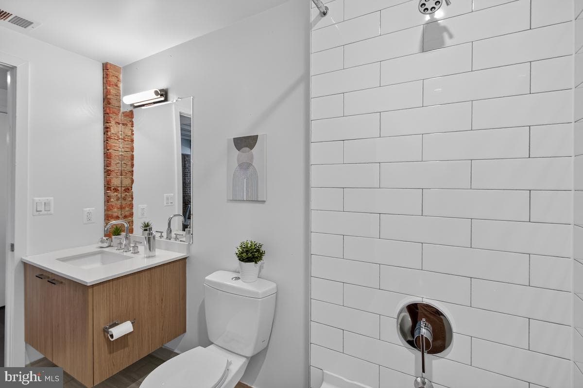 515 N Washington Street #105 photo 50