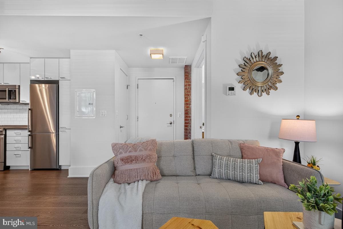 515 N Washington Street #105 photo 7