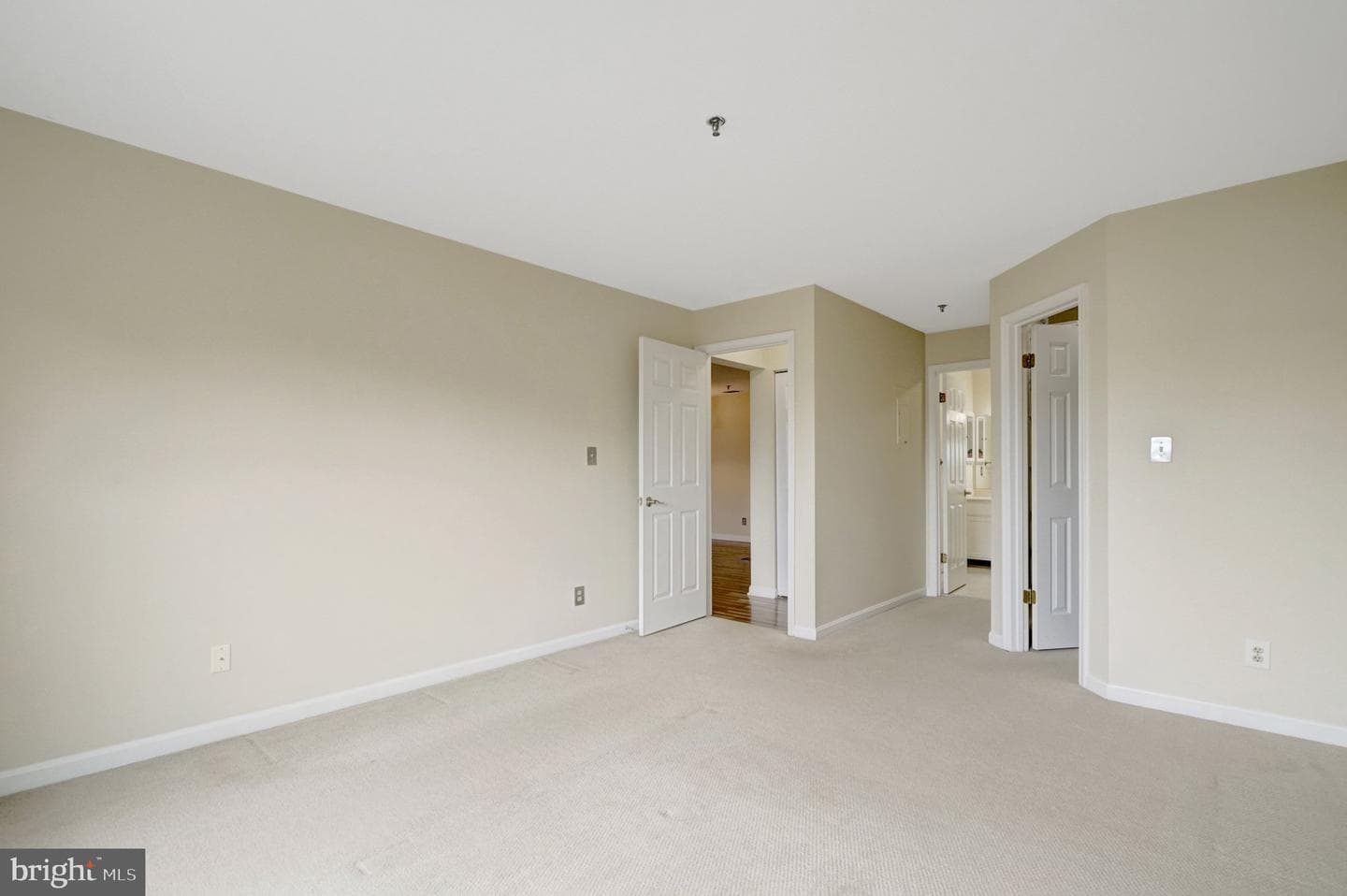 1100 Quaker Hill Drive #307 photo 22