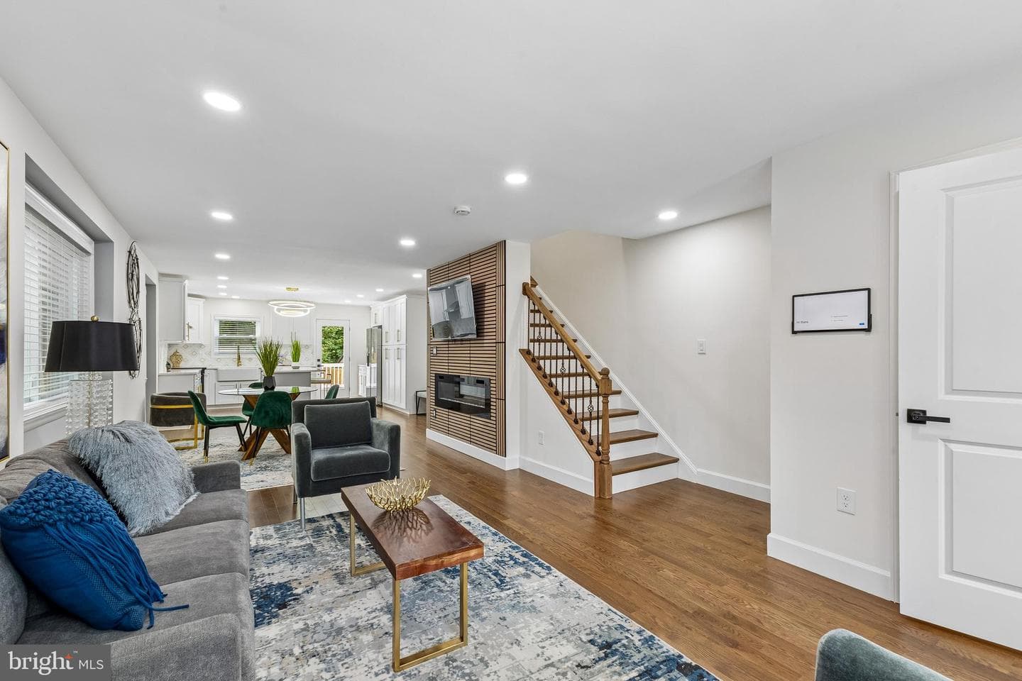 415 E Mason Avenue photo 3