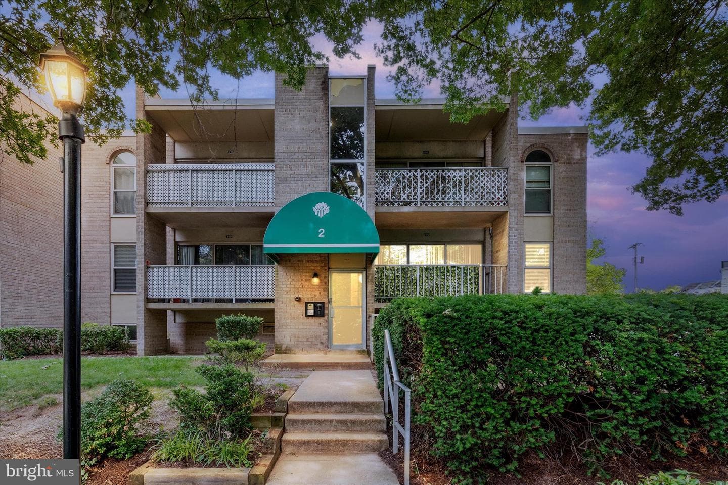 2 Canterbury Square #202, Alexandria
