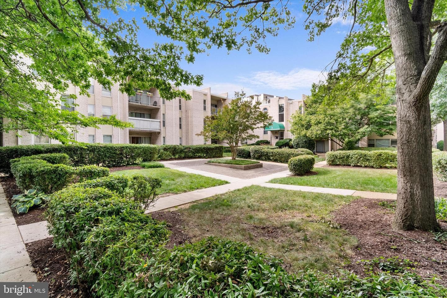 2 Canterbury Square #202 photo 27