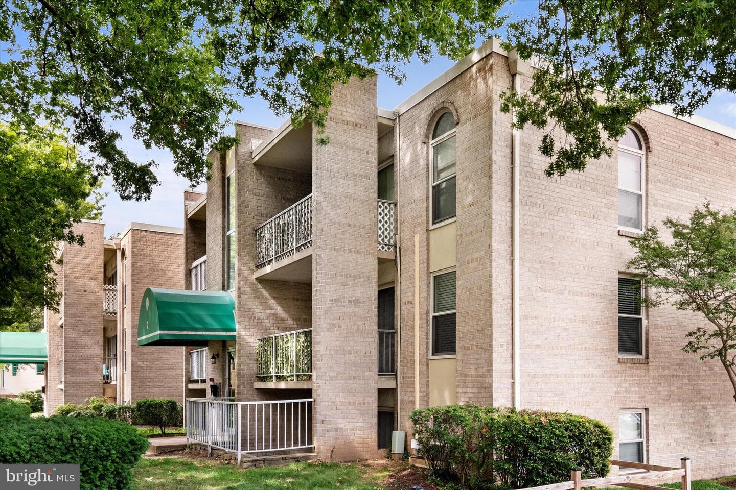 2 Canterbury Square #202 photo 3