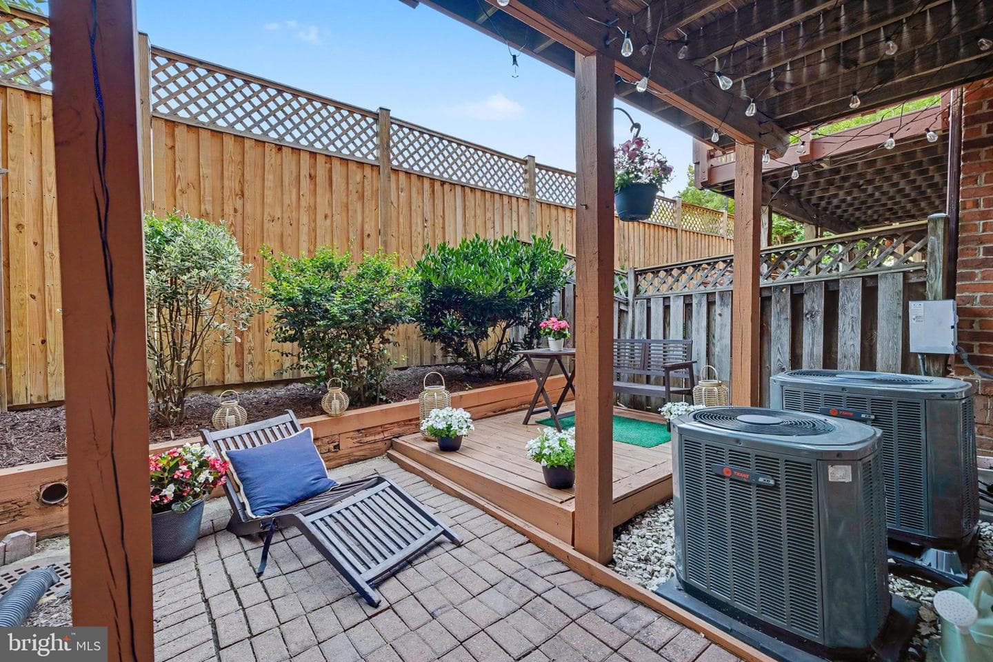109 Martin Lane photo 13
