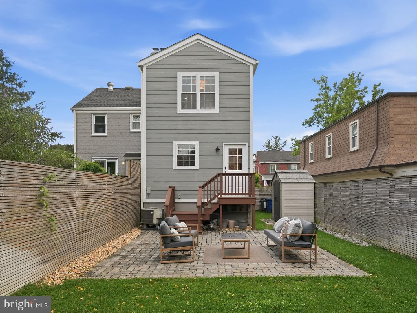 102 E Howell Avenue photo 41
