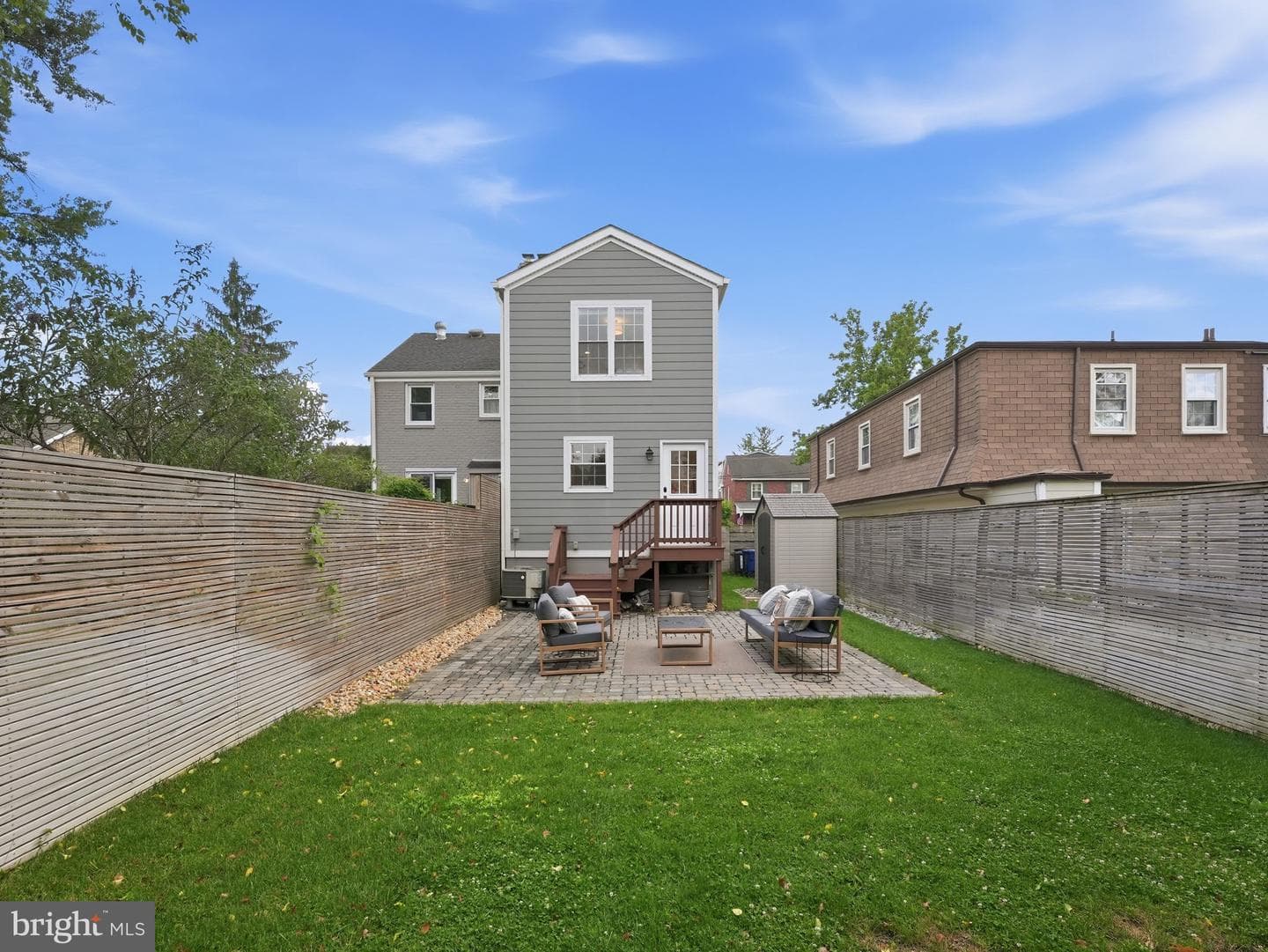 102 E Howell Avenue photo 44