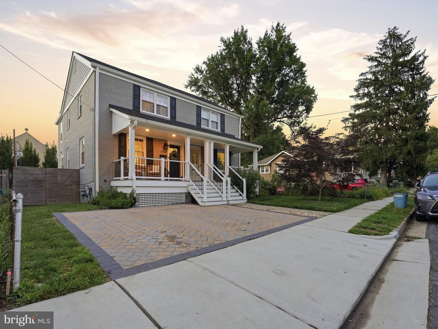 102 E Howell Avenue photo 49