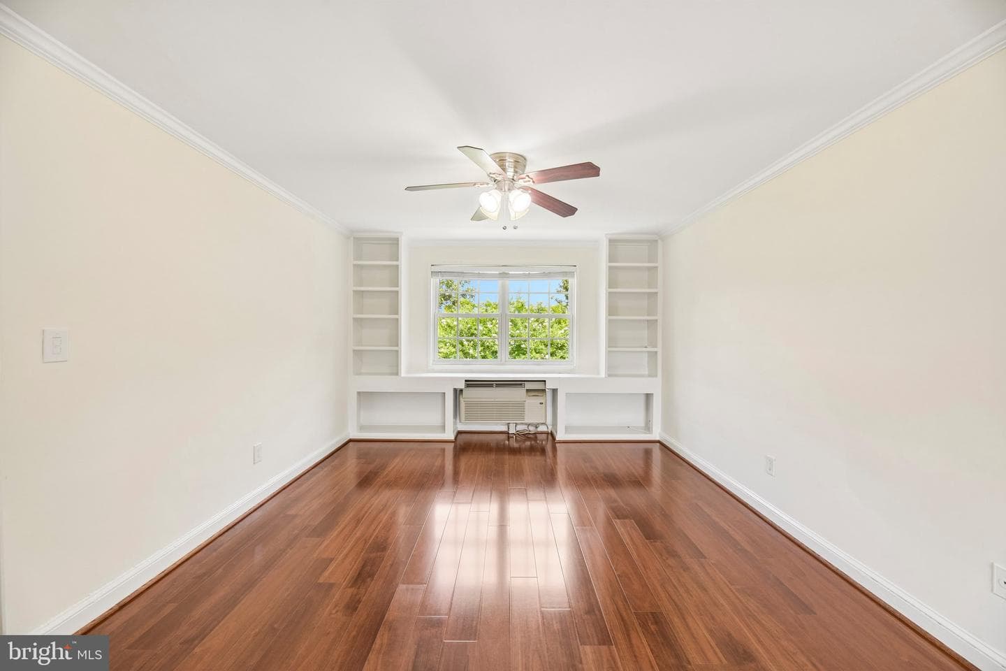 1722 W Abingdon Drive #301 photo 11