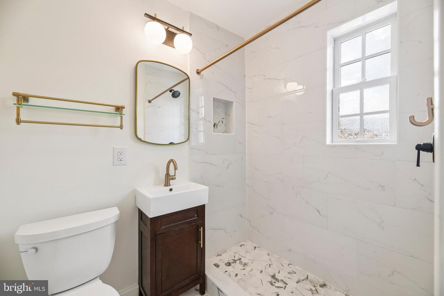 1722 W Abingdon Drive #301 photo 24