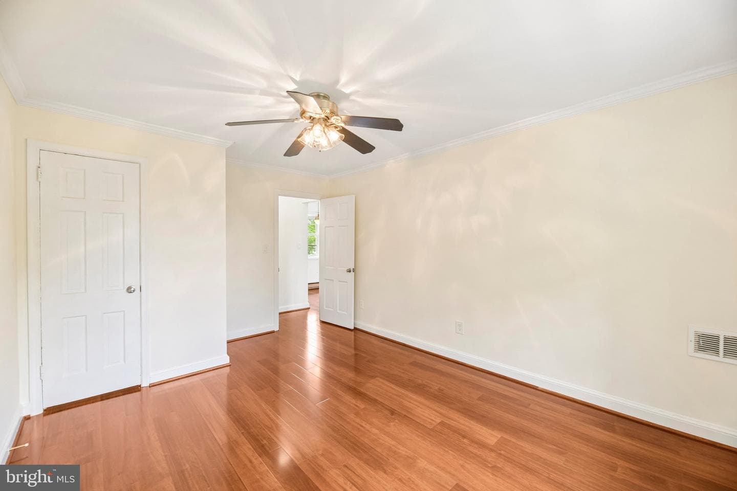 1722 W Abingdon Drive #301 photo 28