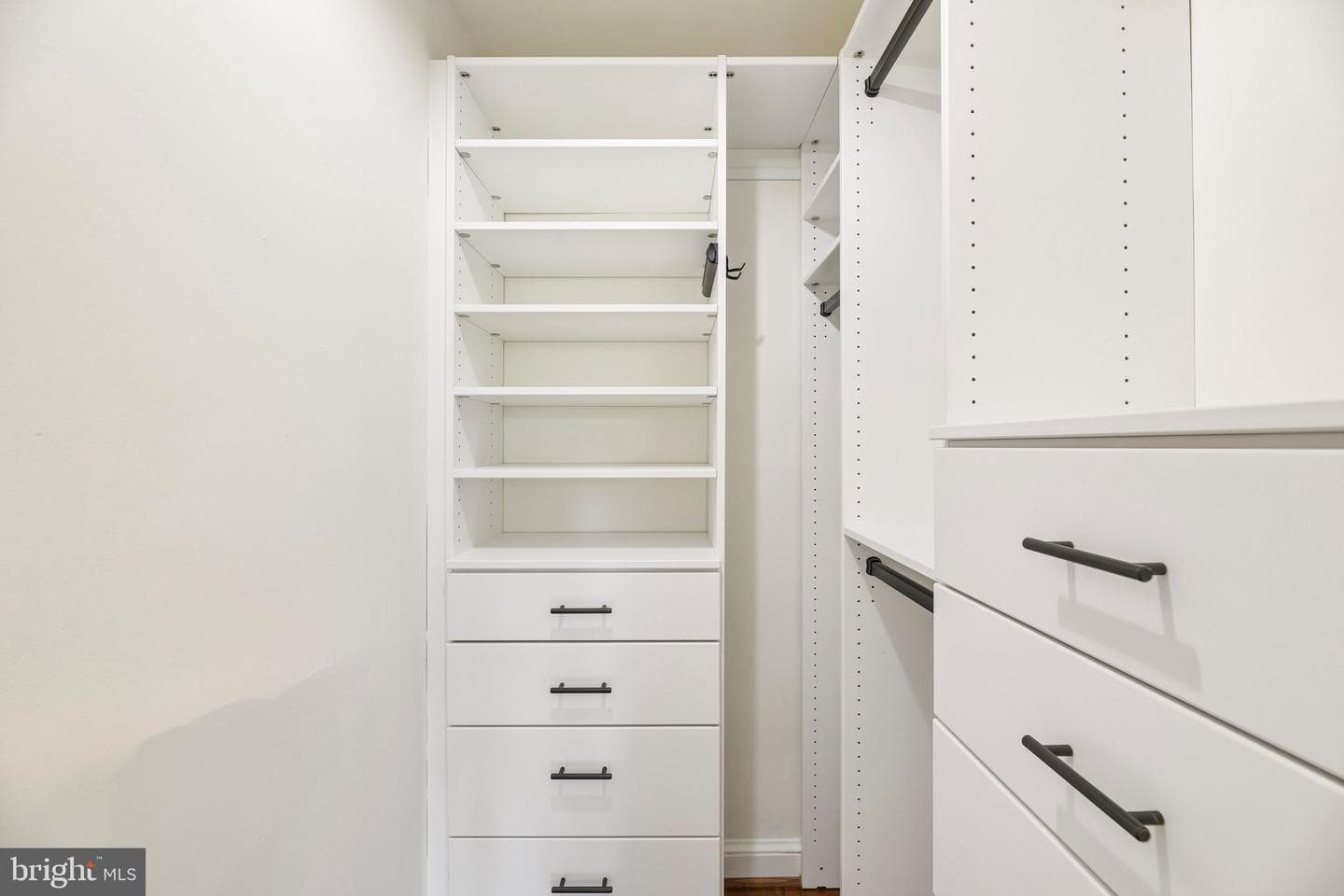 1722 W Abingdon Drive #301 photo 32