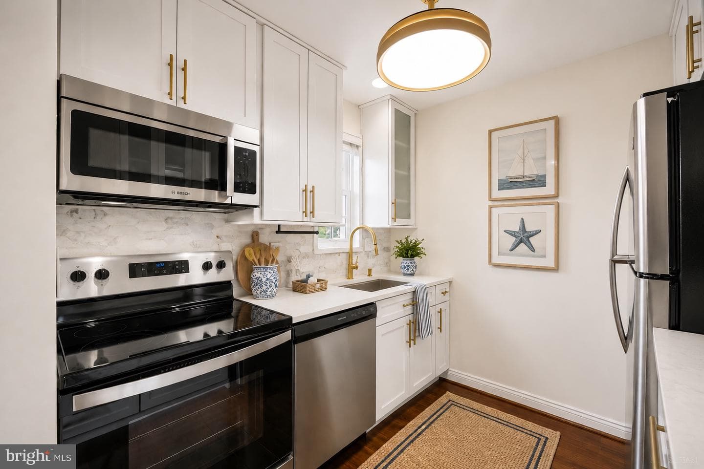 1722 W Abingdon Drive #301 photo 4