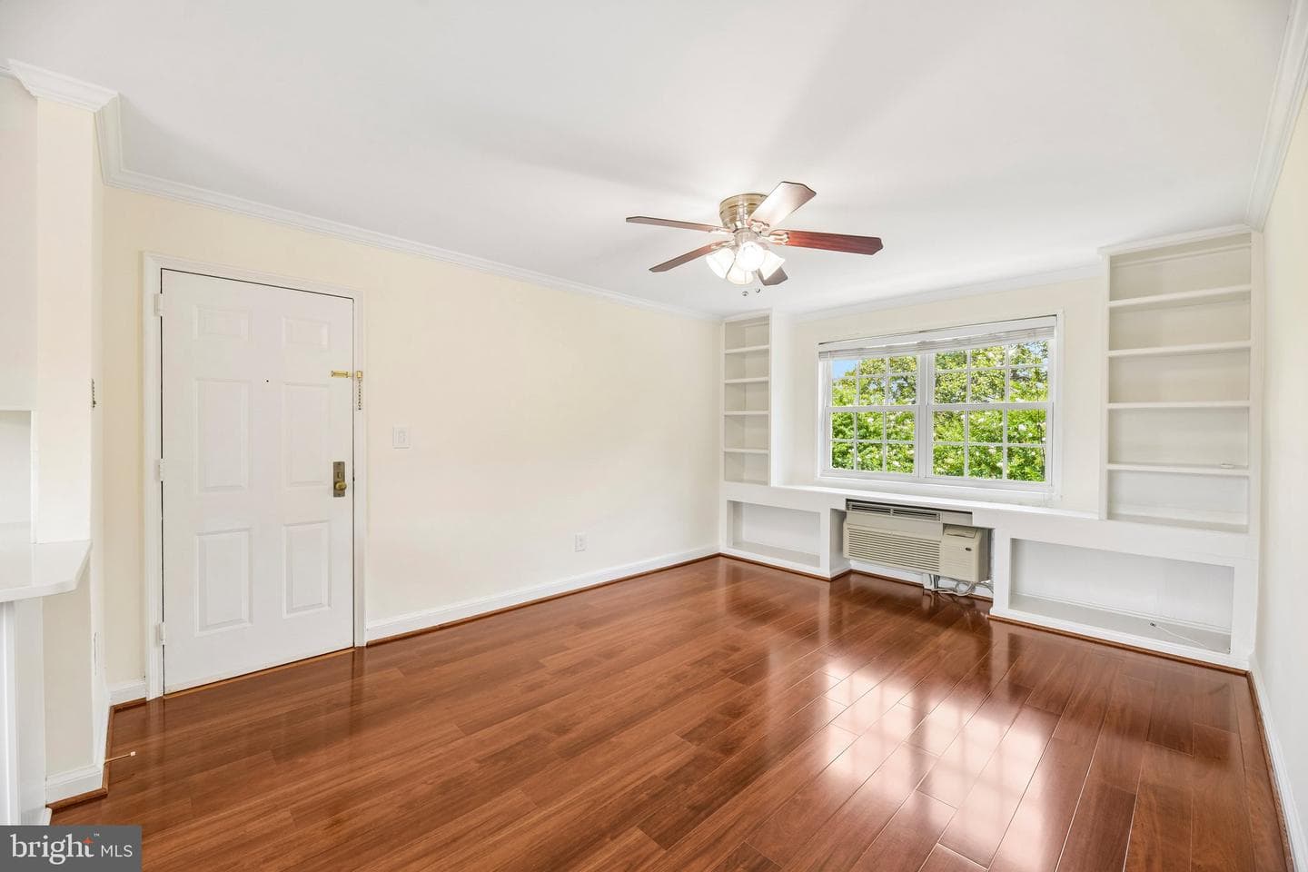 1722 W Abingdon Drive #301 photo 7