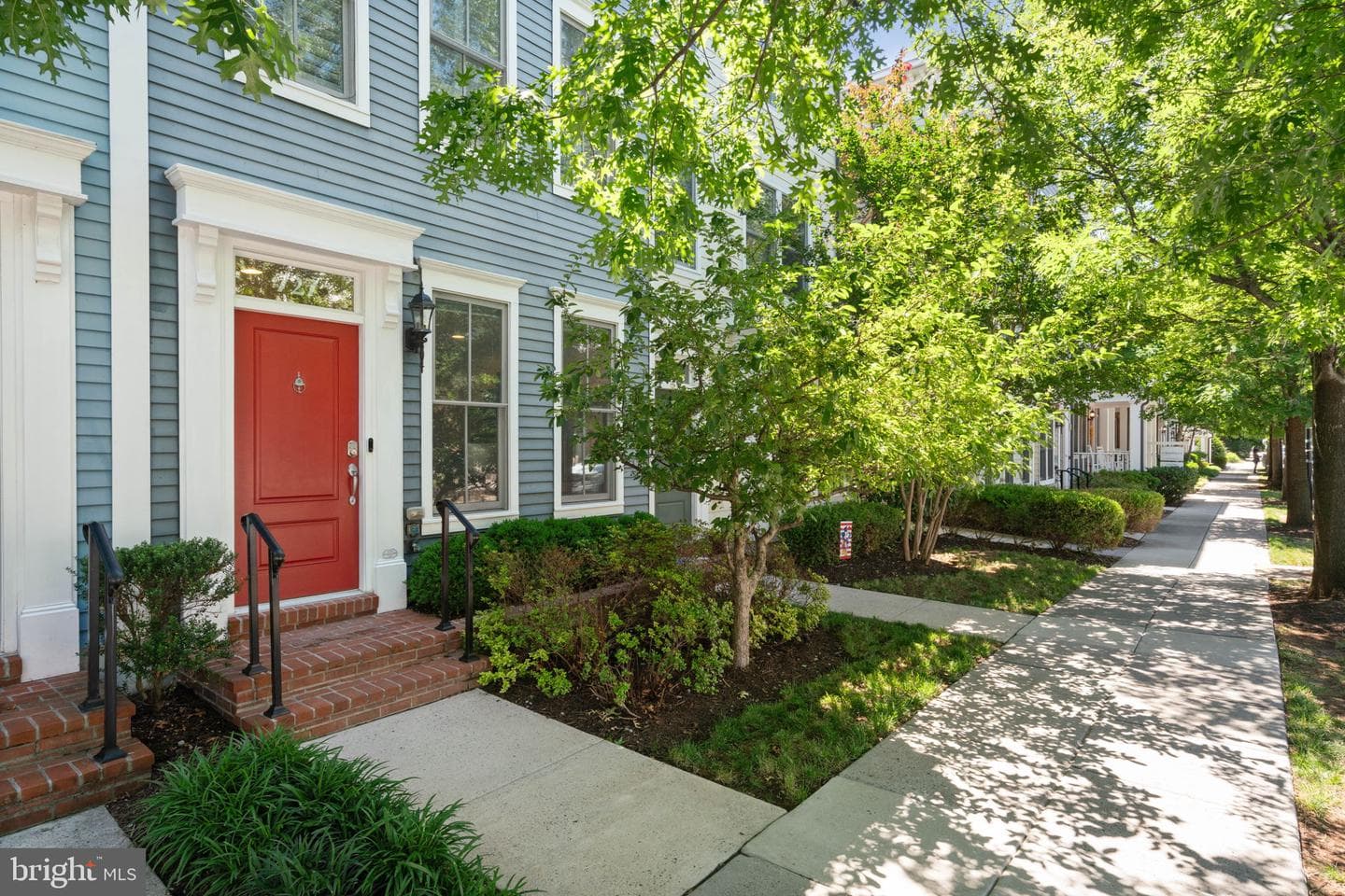 727 N Alfred Street photo 2