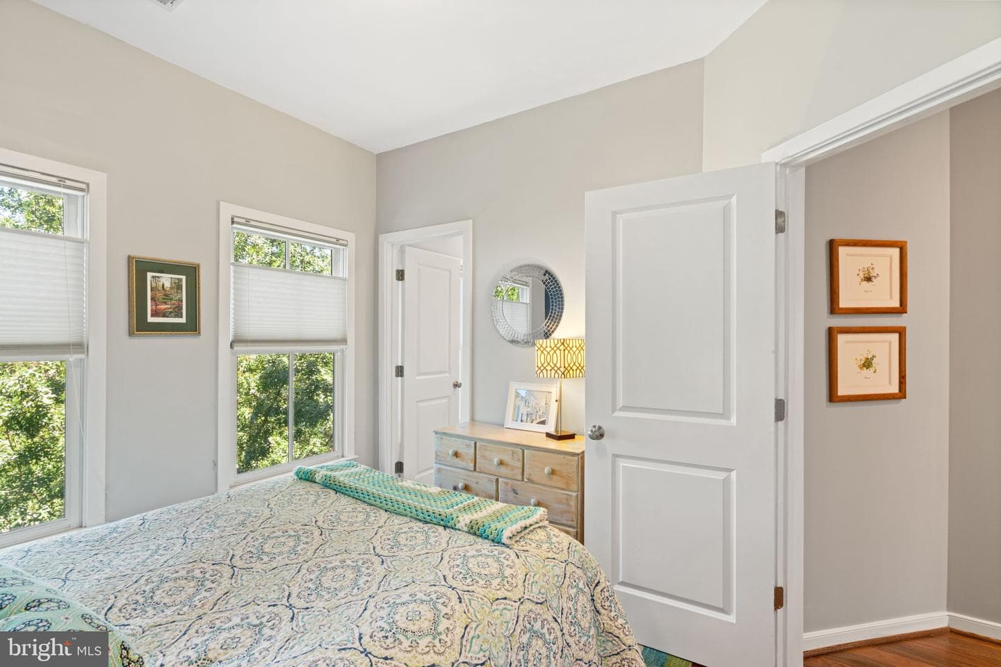 727 N Alfred Street photo 35