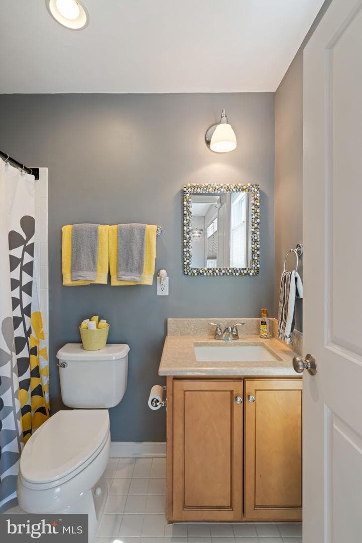 727 N Alfred Street photo 45