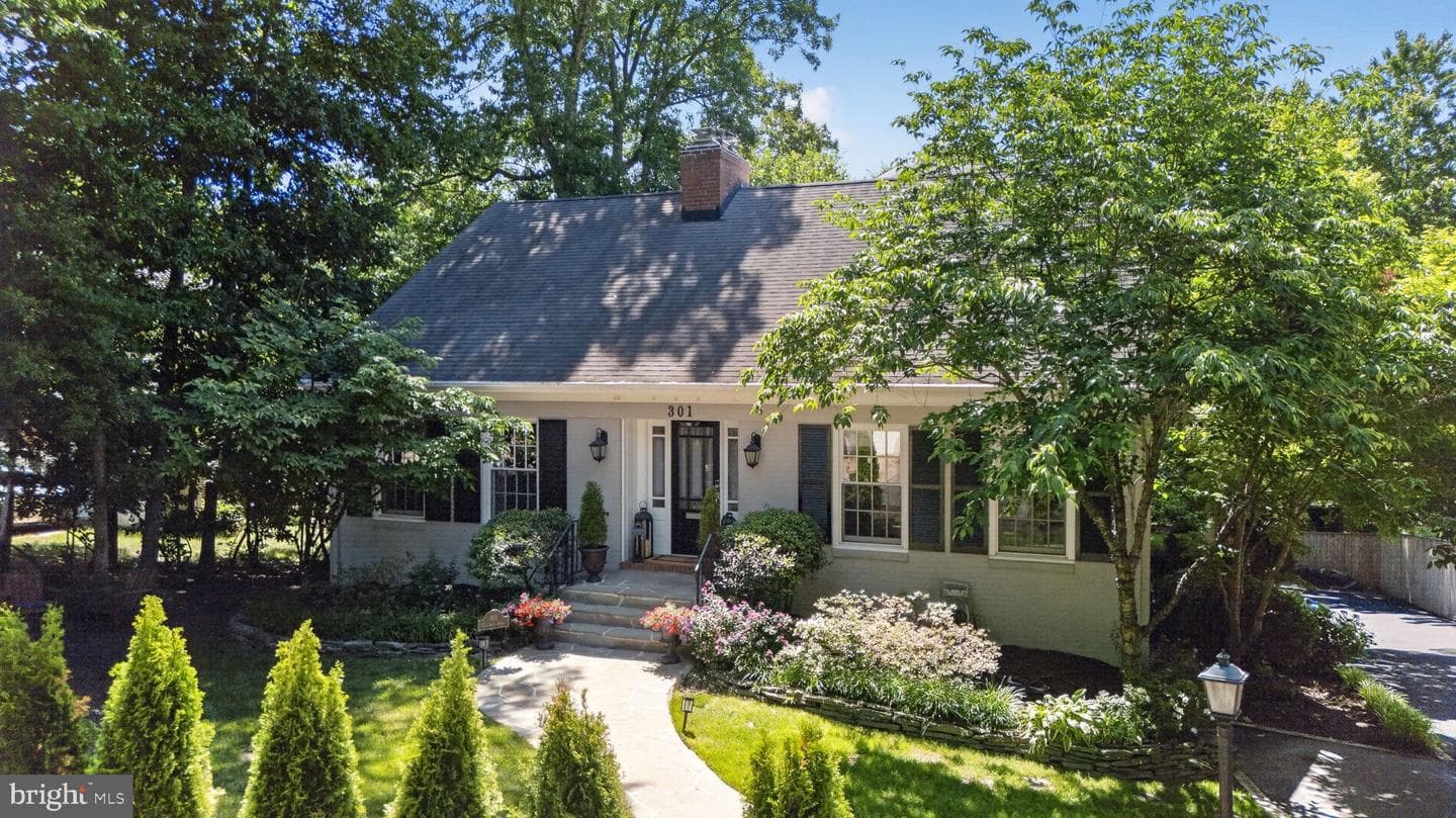 301 Columbia Road, Alexandria