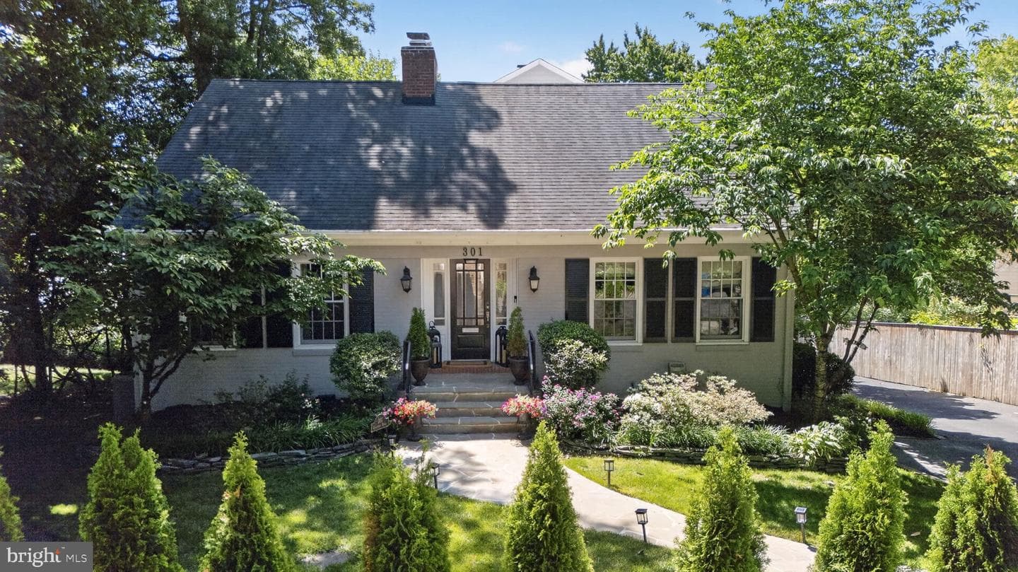 301 Columbia Road, Alexandria