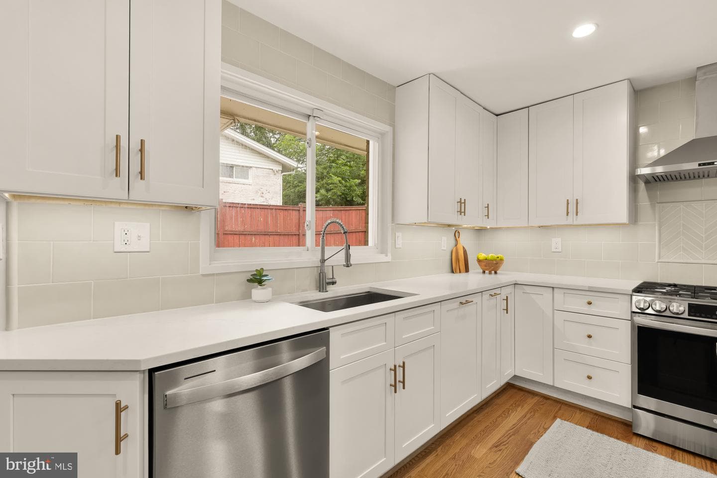 4147 Taney Avenue photo 6