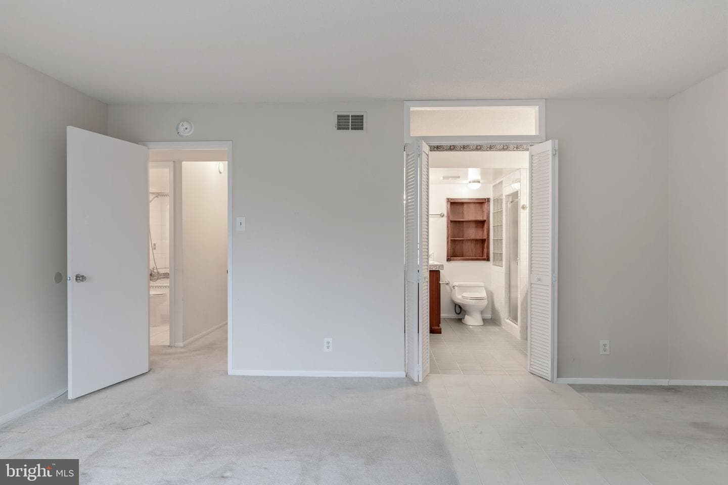 307 Yoakum Parkway #512 photo 16