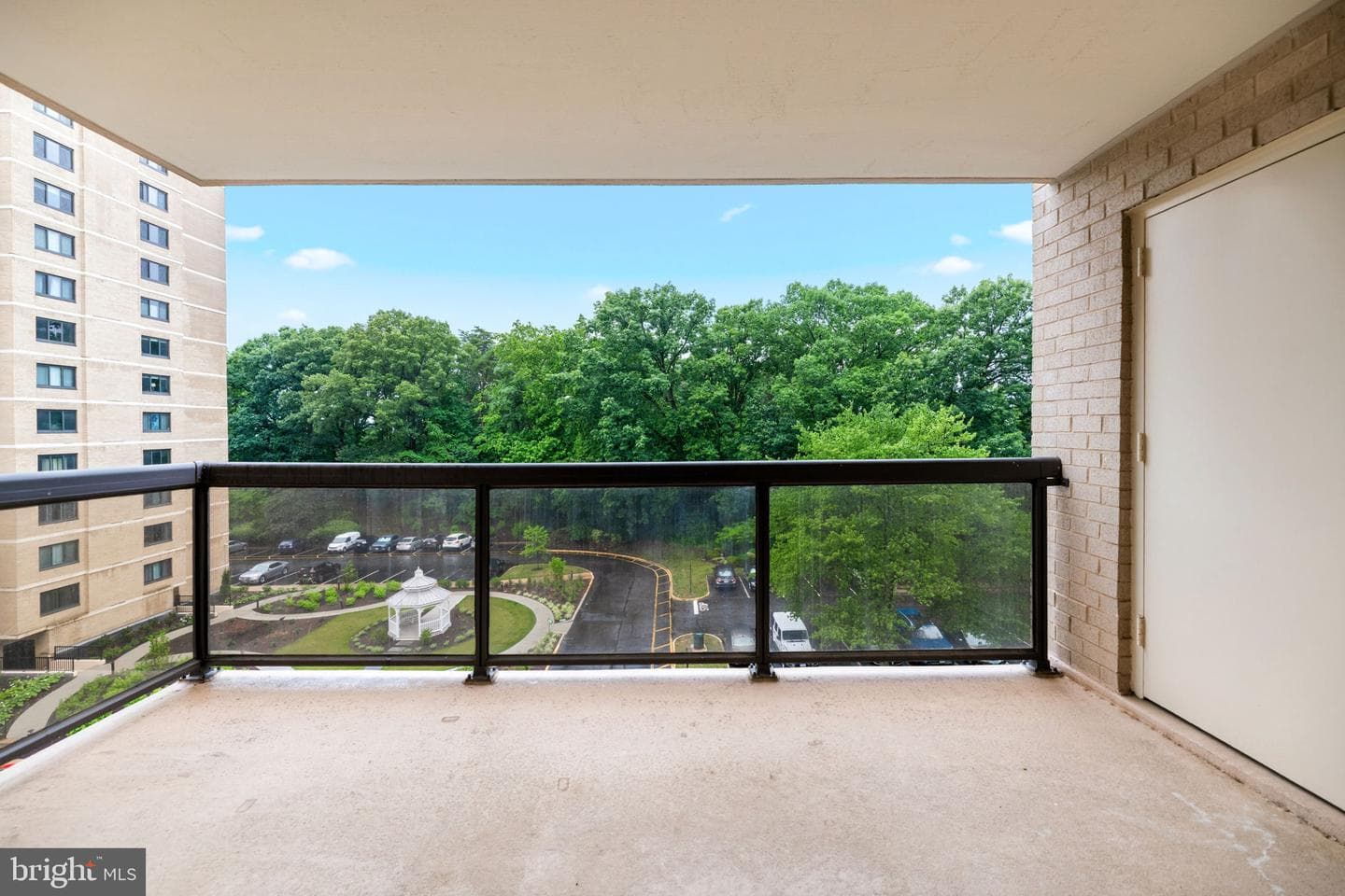 307 Yoakum Parkway #512 photo 31