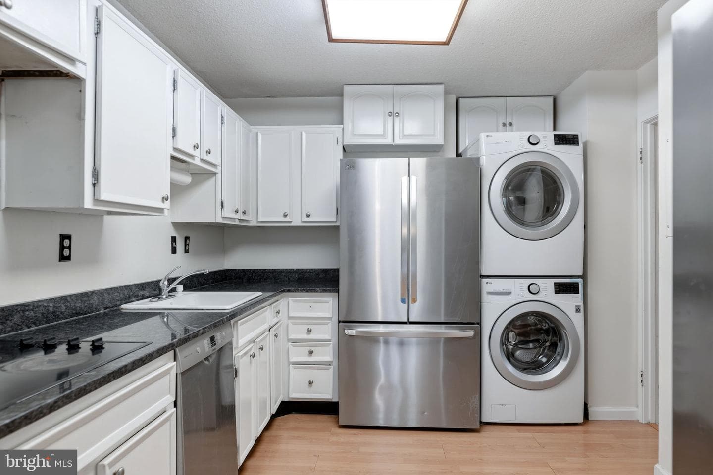 307 Yoakum Parkway #512 photo 6