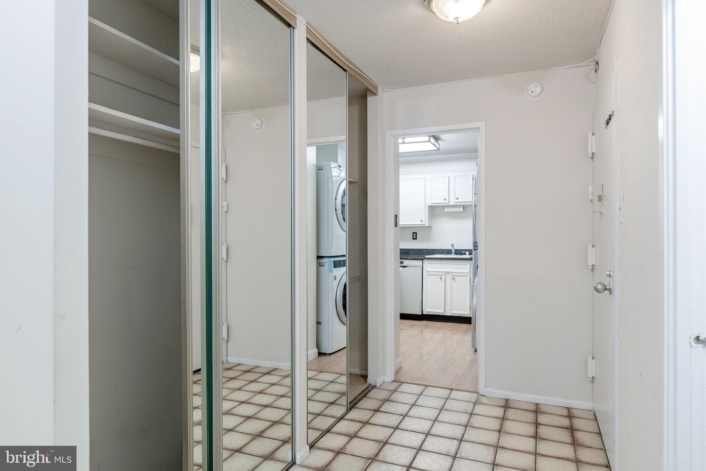 307 Yoakum Parkway #512 photo 9
