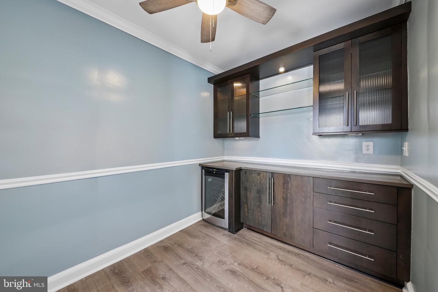 906 S Washington St # 207 photo 6