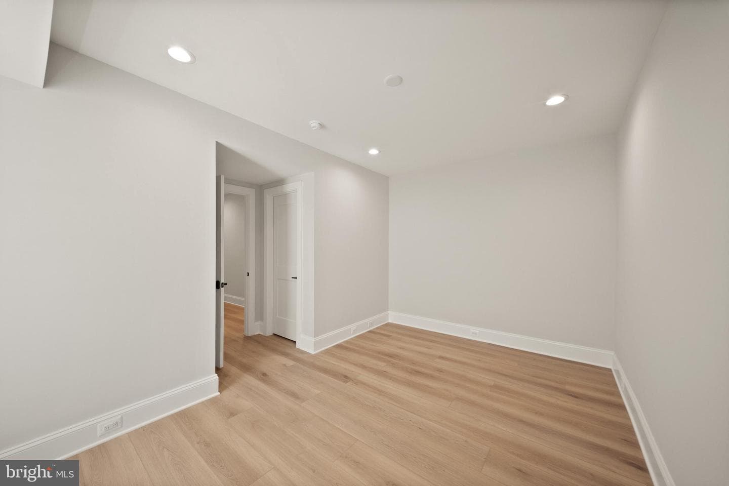 31 E Reed Avenue photo 55