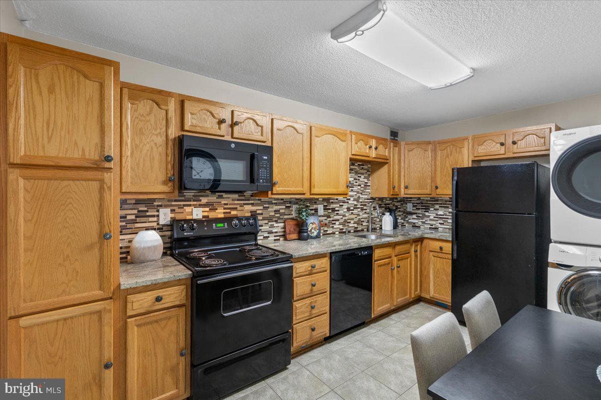309 Yoakum Parkway #204 photo 7