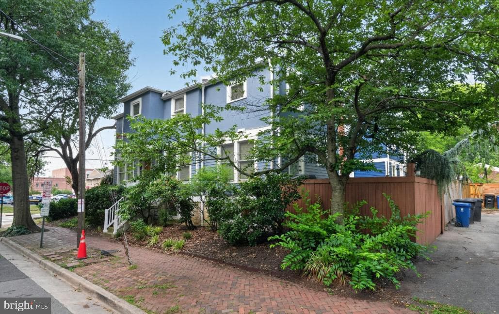 400 N West Street, Alexandria