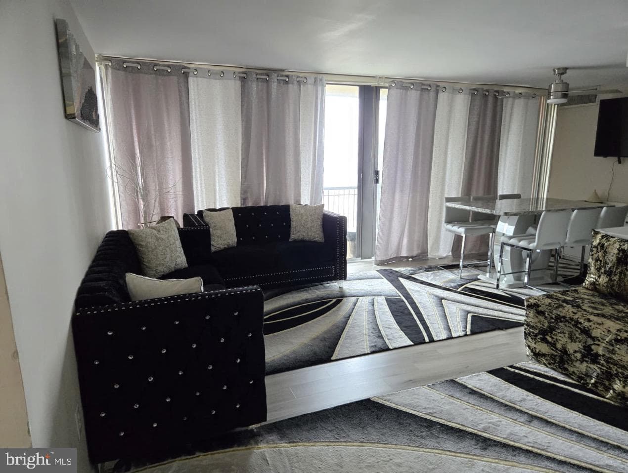 16 S Van Dorn St # 607 photo 8