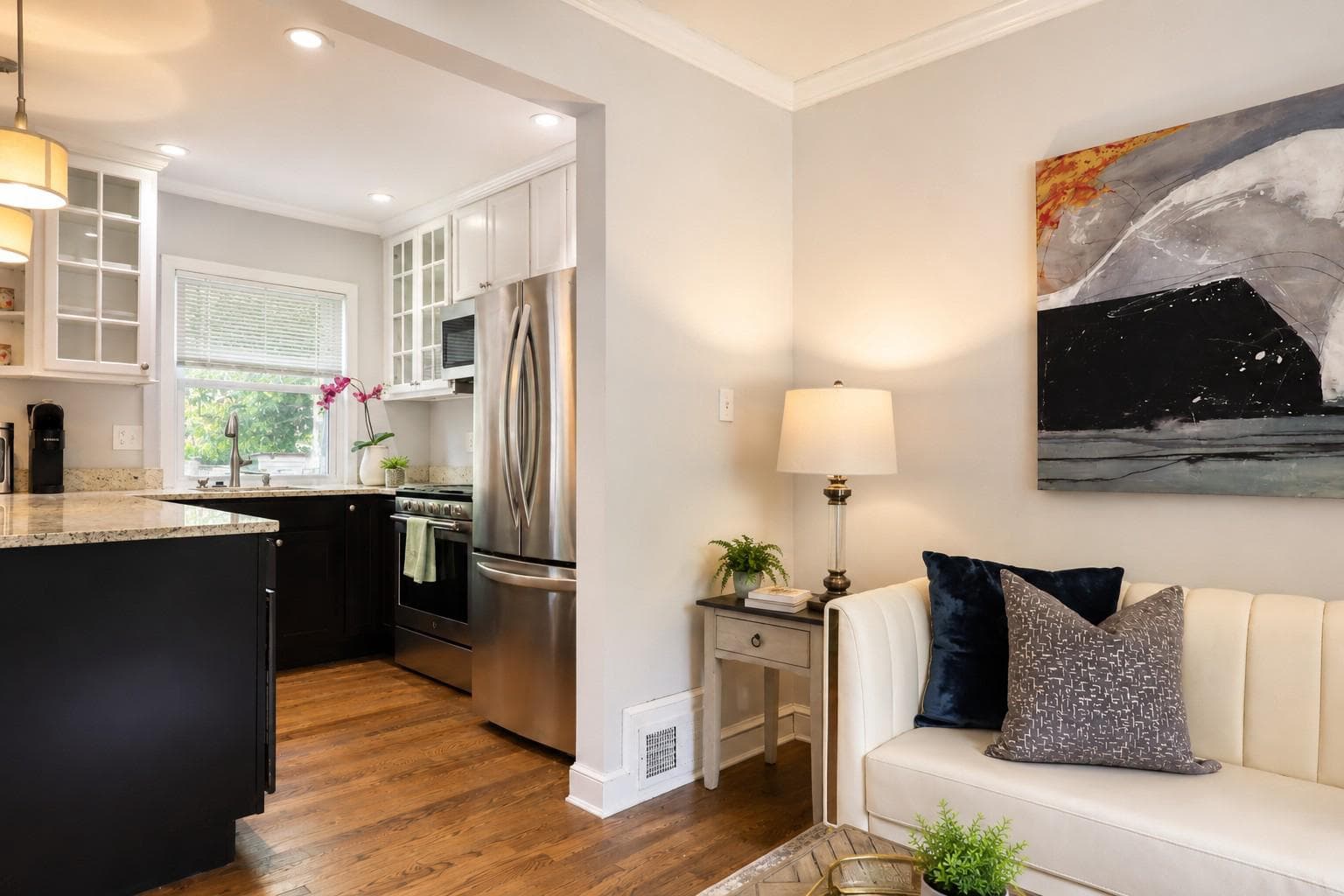 1725 Cameron Street photo 3