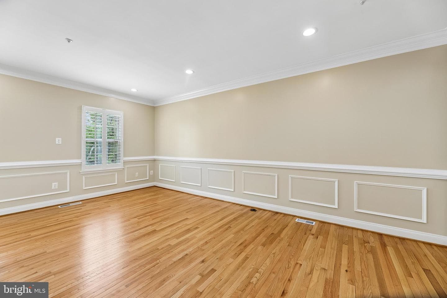 113 Meadows Lane photo 14