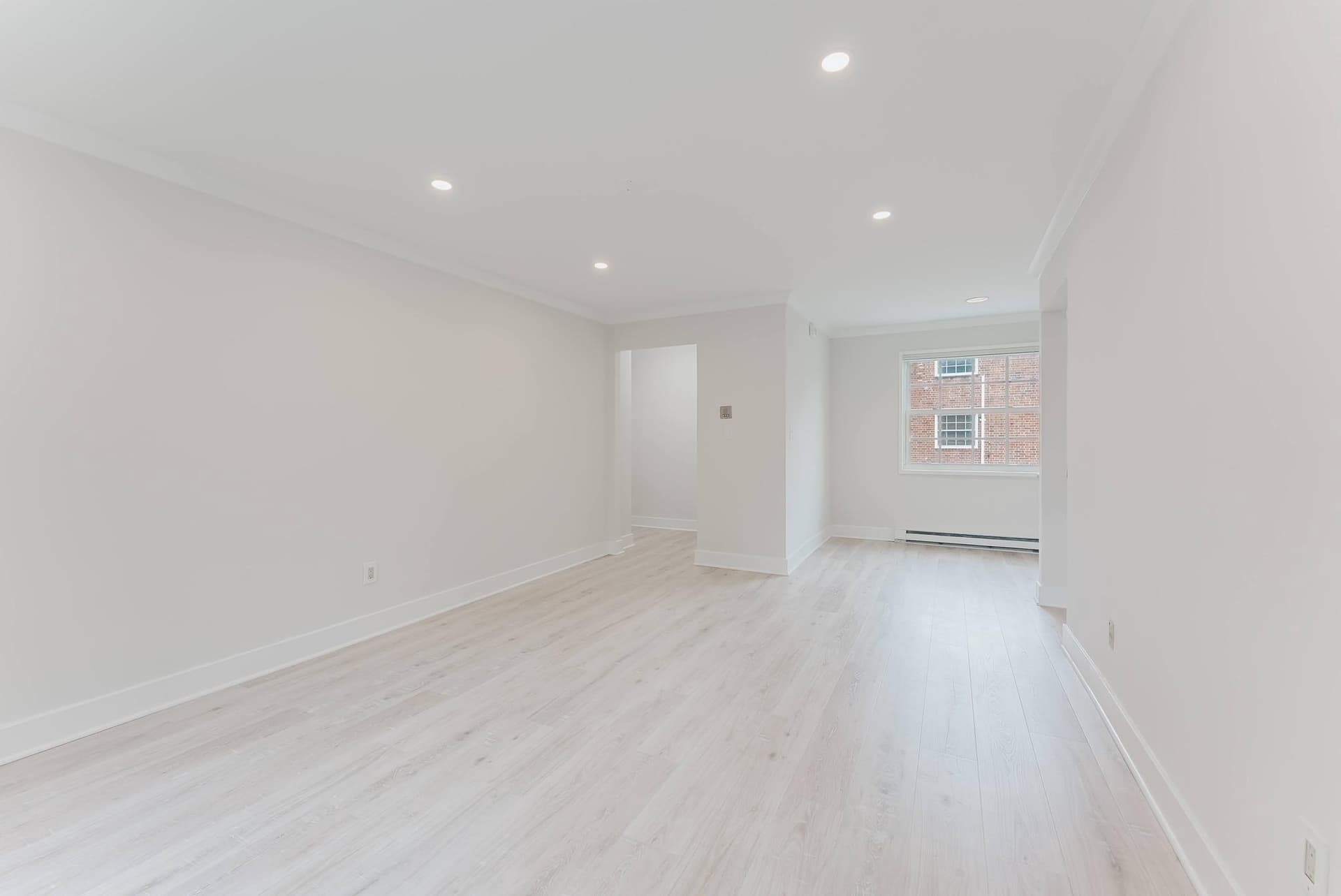 1718 W Abingdon Drive #202 photo 4