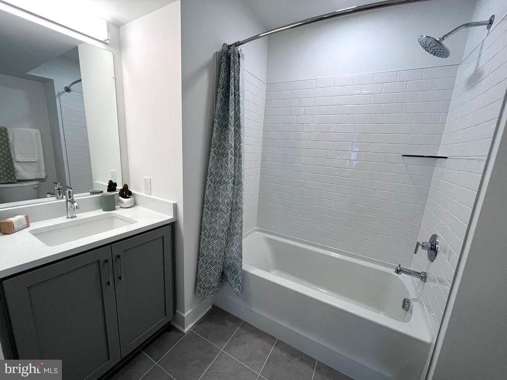 701 N Henry Street #205 photo 12