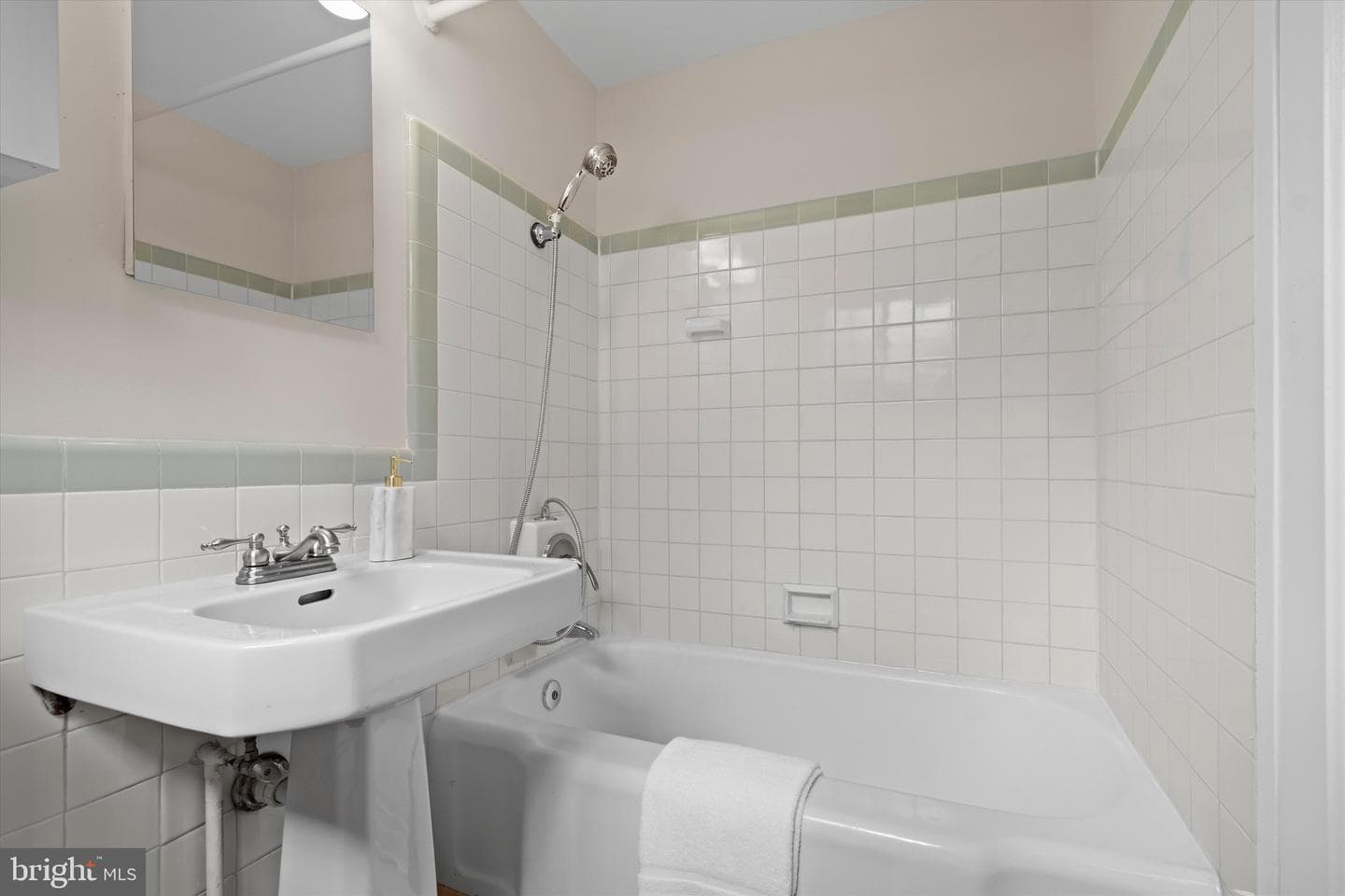 3210 Martha Custis Drive photo 18