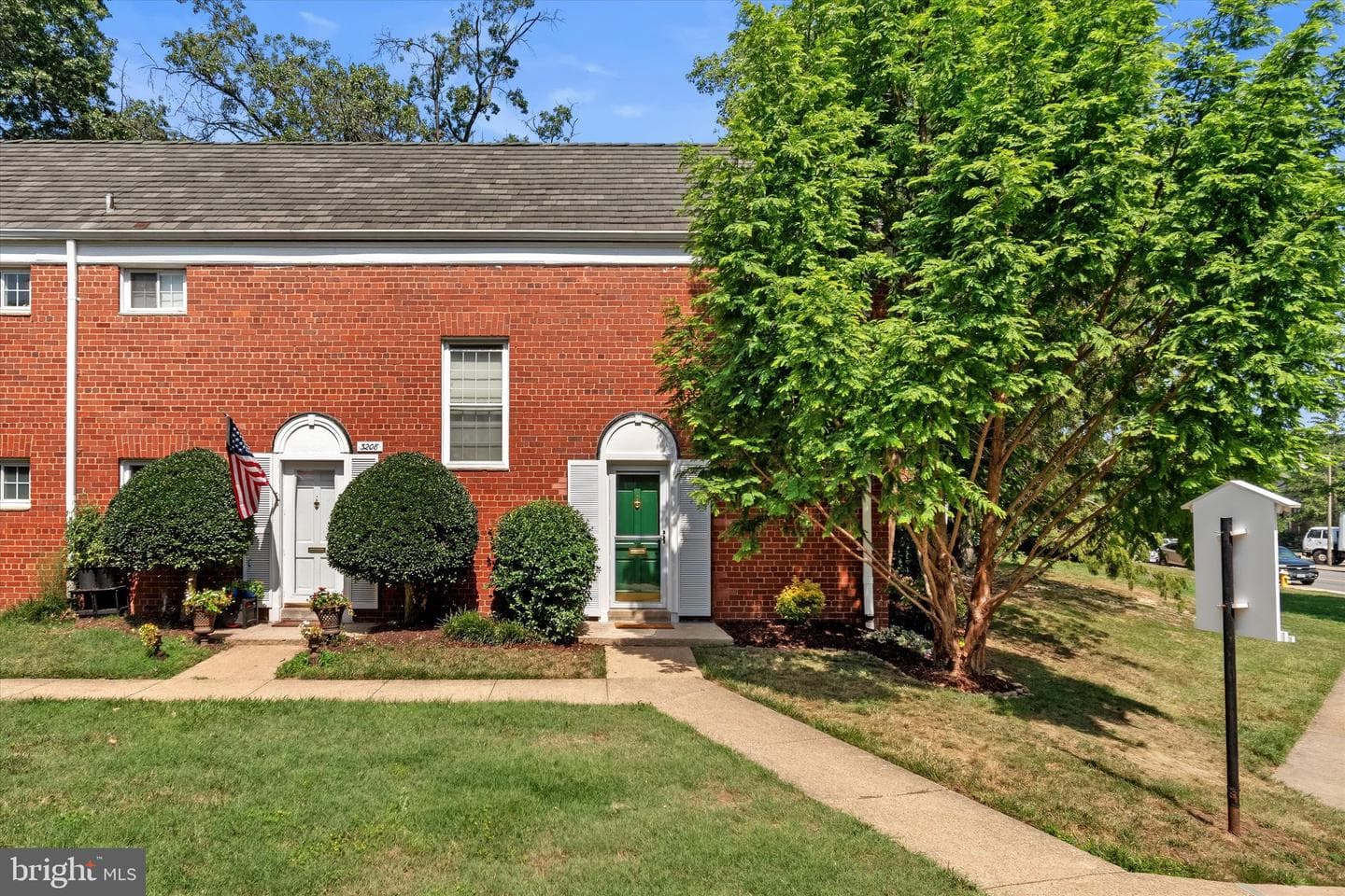 3210 Martha Custis Drive photo 2