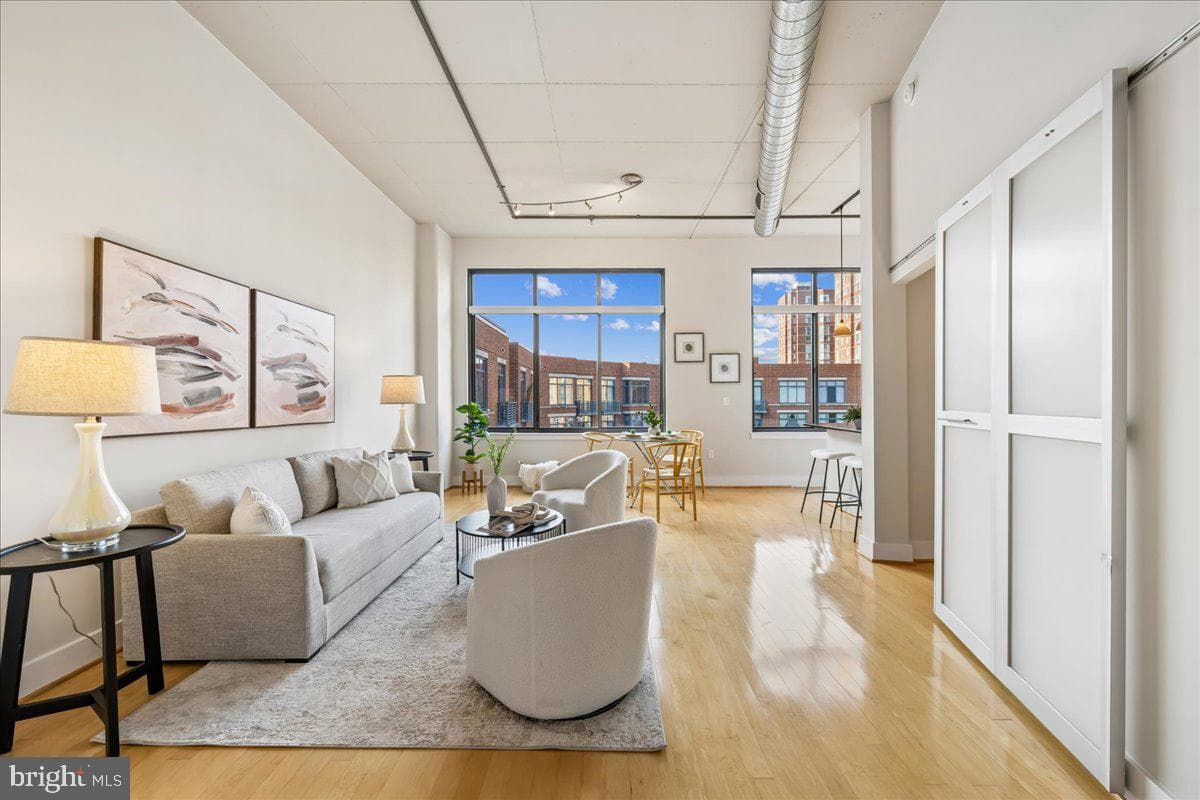 520 John Carlyle #429 photo 5