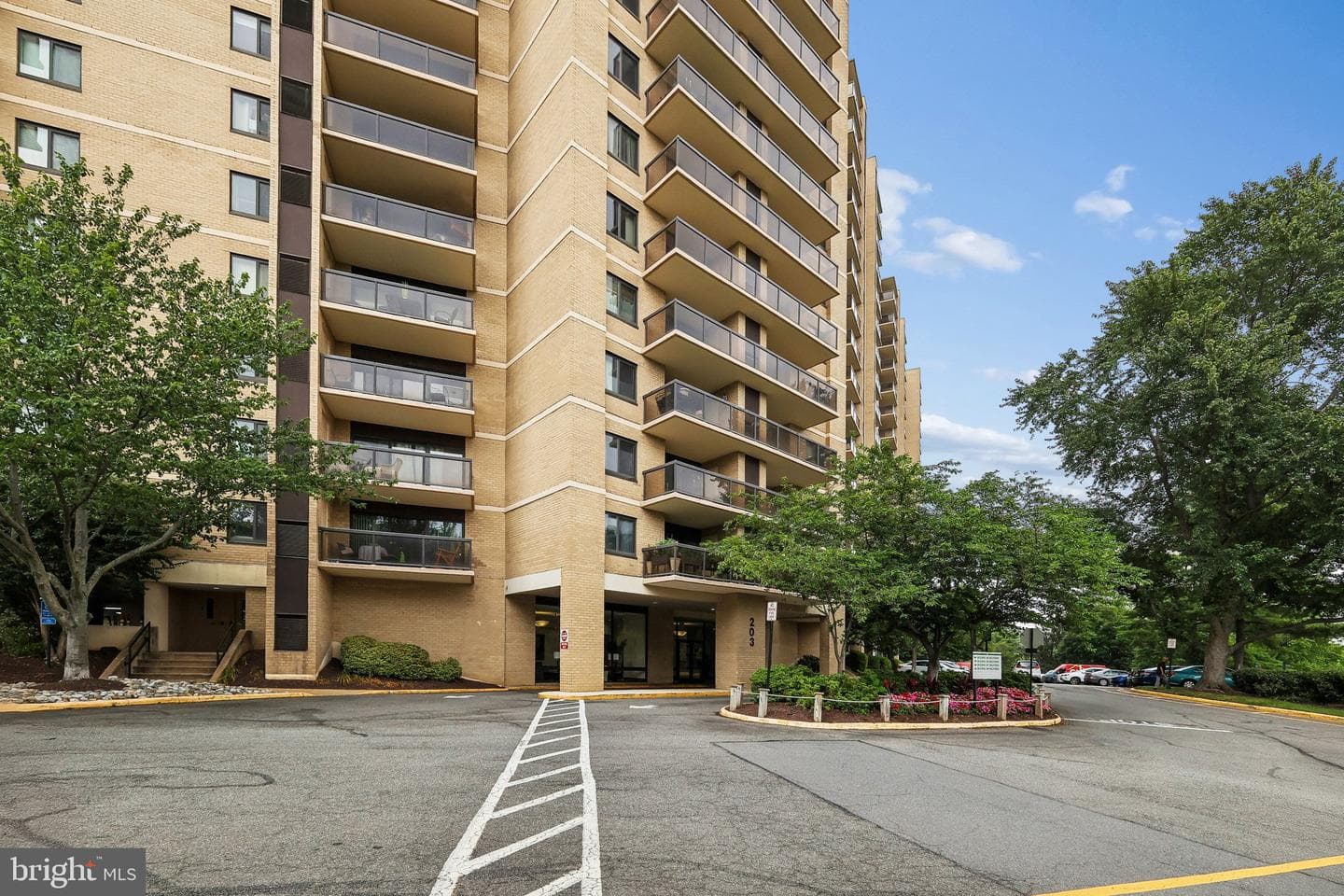 203 Yoakum Parkway #925, Alexandria