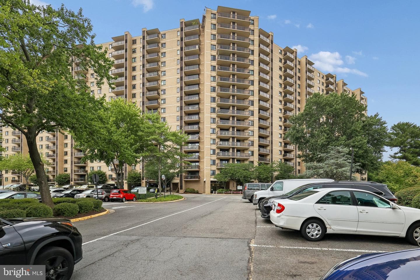 203 Yoakum Parkway #925, Alexandria