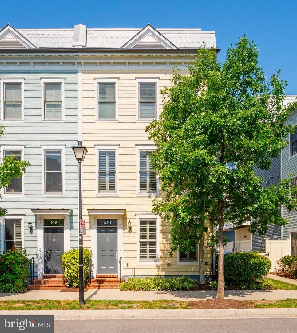 820 N Alfred Street, Alexandria