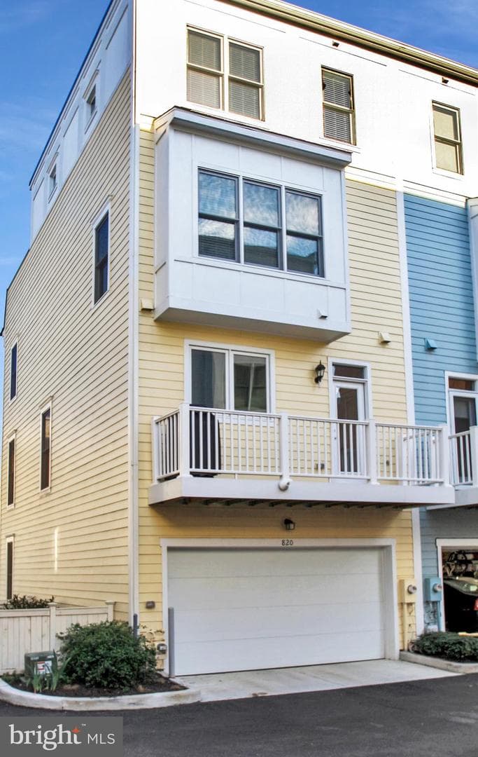820 N Alfred Street photo 4